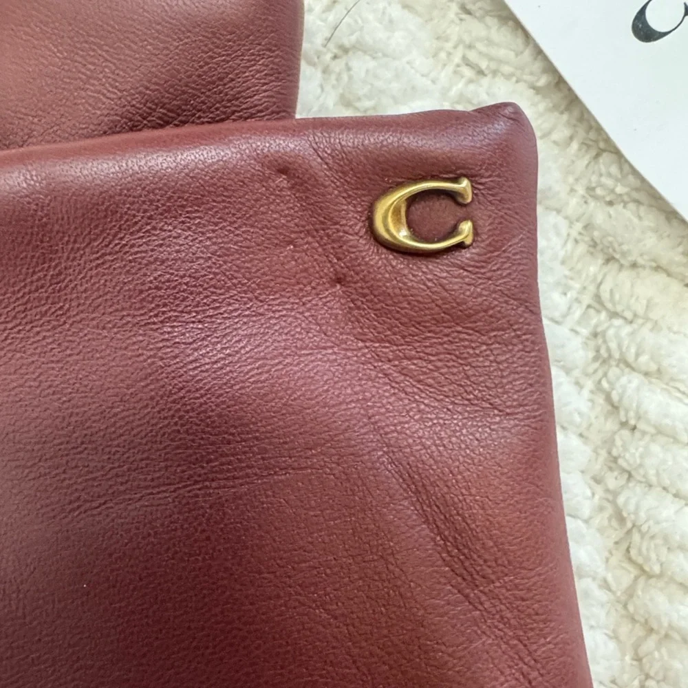 Coach NWT Wine Burgundy Leather Tech Luxurious Gloves Size 7.5 medium